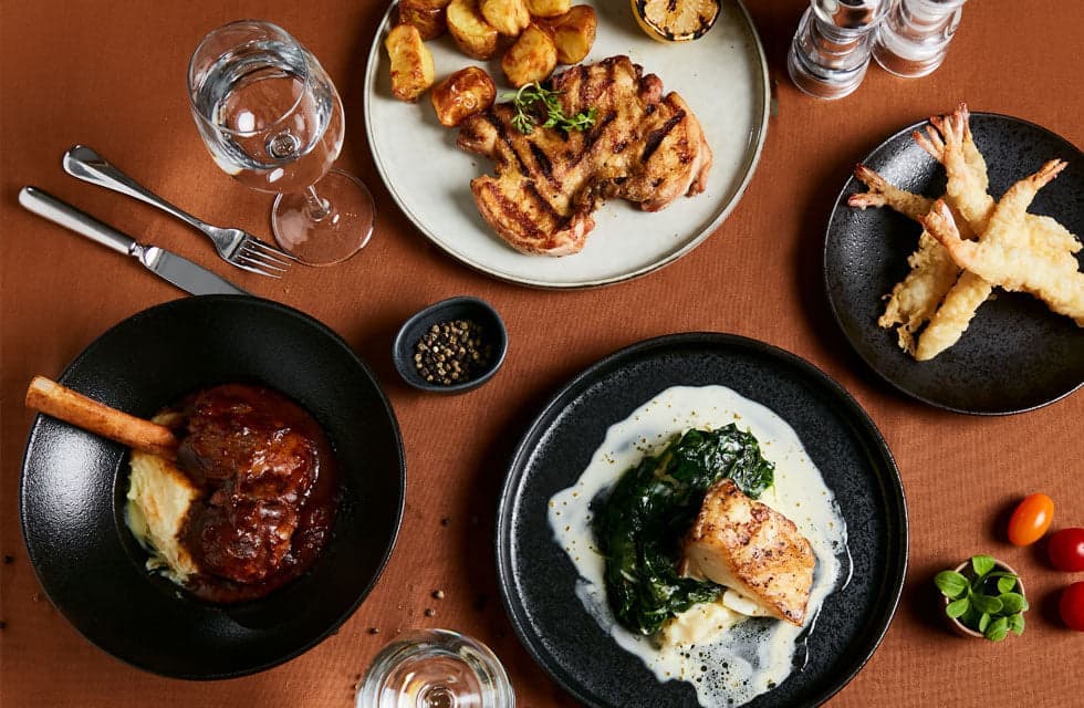 Dining Experience with Ski Dubai View for Two at Salmontini Le Resto MOE
