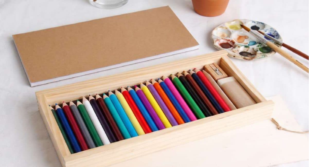 Wooden Case Drawing Set