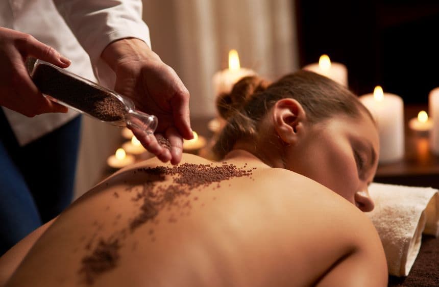 30 Minutes Coffee Body Scrub at Spa Cenvaree